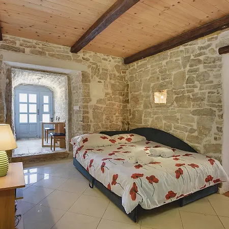 Sherpa Holiday home Sveti Lovrec Pazenaticki